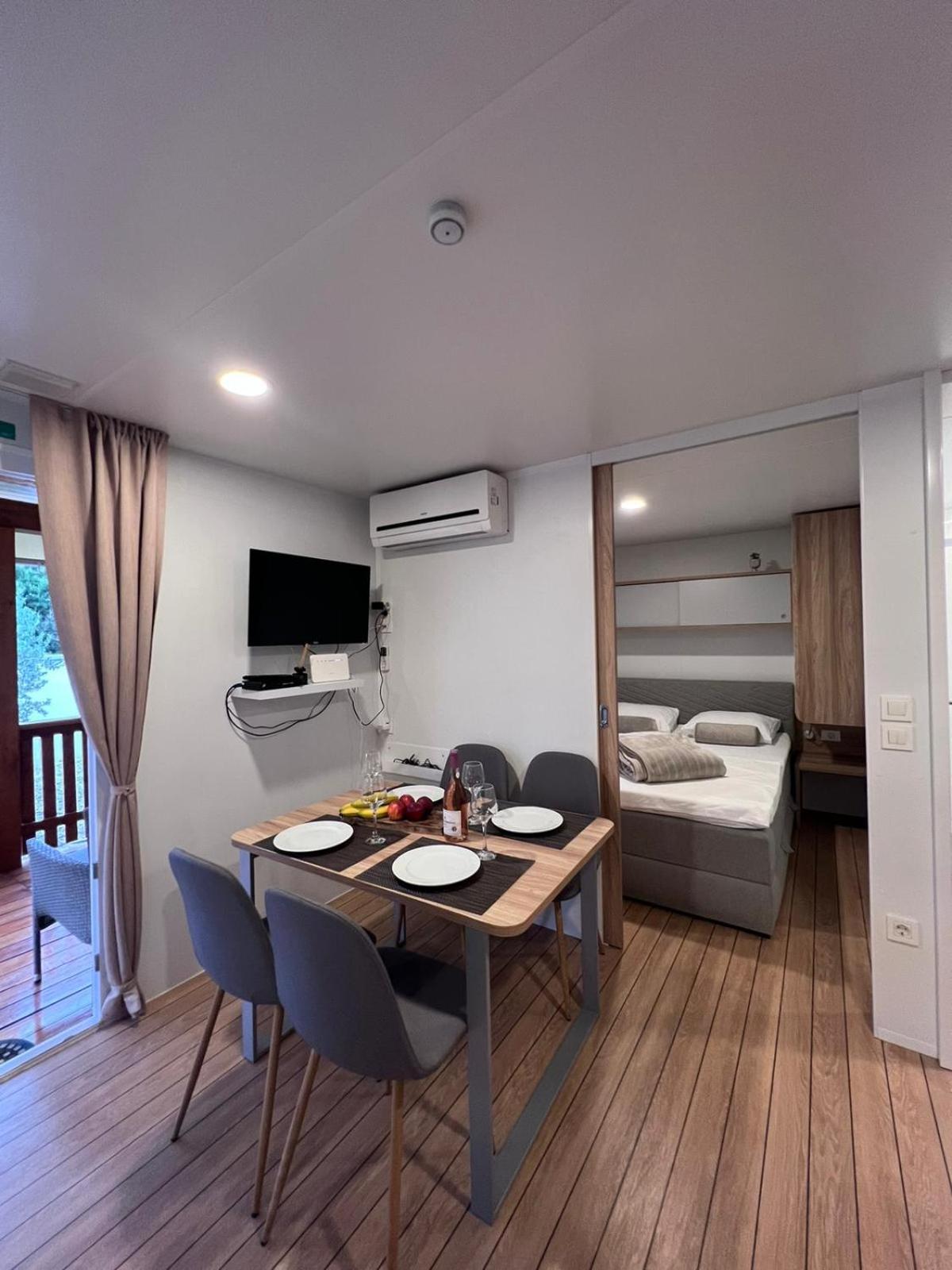 Mobile House F&L Villa บีโอกราดนาโมรู ภายนอก รูปภาพ