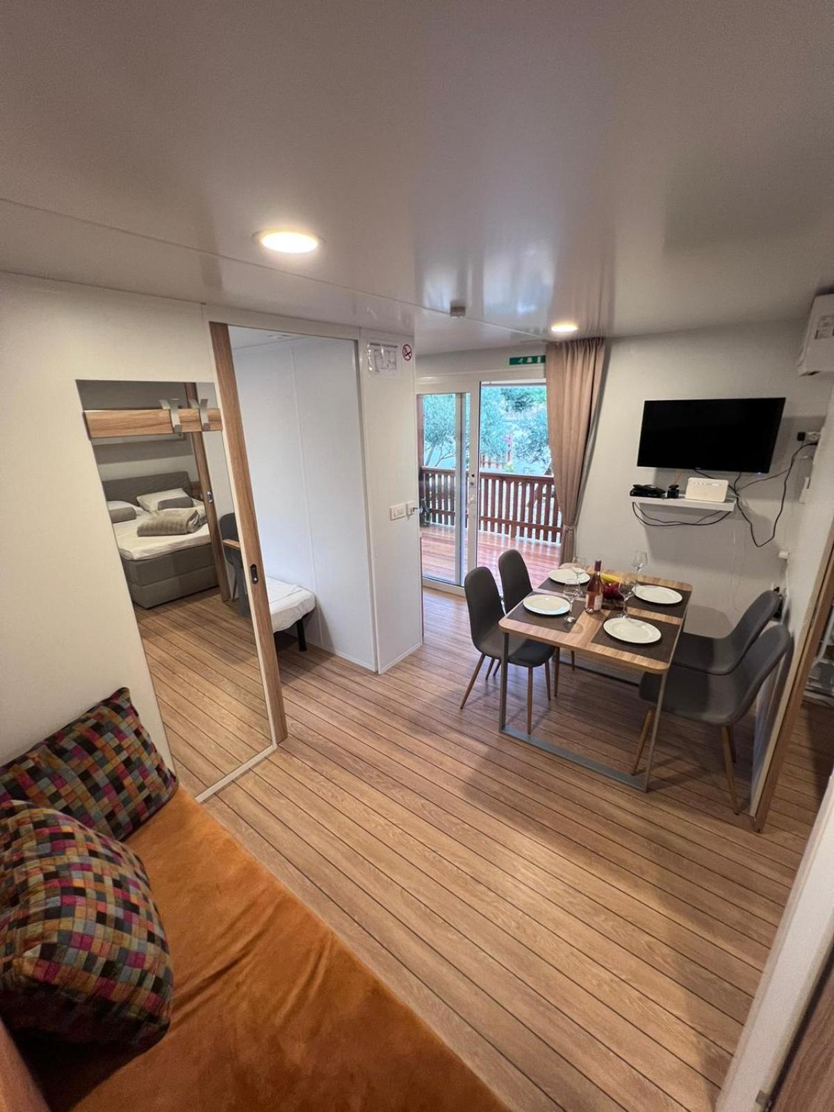 Mobile House F&L Villa บีโอกราดนาโมรู ภายนอก รูปภาพ